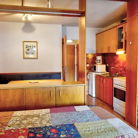 A Avec Balcon Et Cheminee - Fr-1-524-69 Morzine